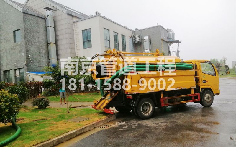 246花岗小区化粪池清理