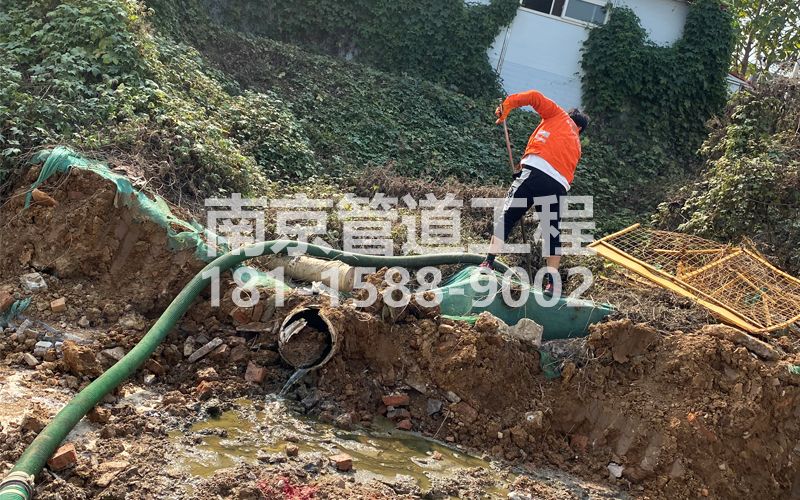 263花岗工地化粪池清理